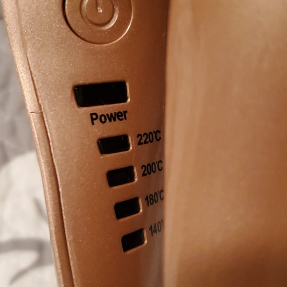 Twist Styling Iron. NWOT - Picture 3 of 9